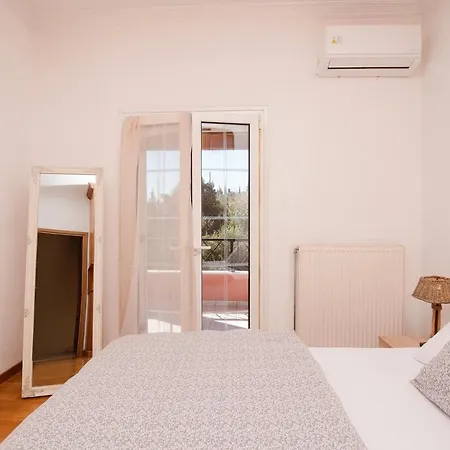 Апартаменты Yanna's Sea View House Close To Corfu Town